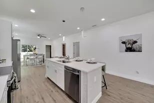 3706 Wiggins Leaf St, Tampa, FL 33619 - Photo 13