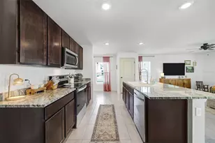 37092 Kings Crown Dr, Zephyrhills, FL 33541 - Photo 13