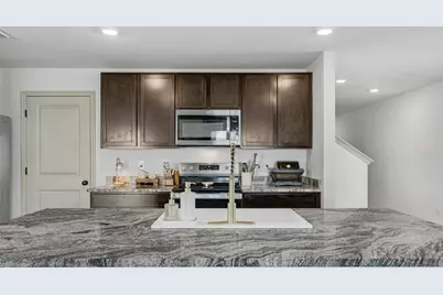 37092 Kings Crown Drive, Zephyrhills, FL 33541 - Photo 11