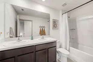 37092 Kings Crown Dr, Zephyrhills, FL 33541 - Photo 29