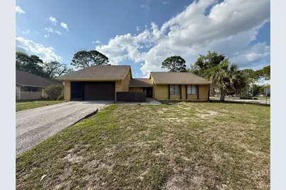 9085 Heather Boulevard, Weeki Wachee, FL 34613 - Photo 1