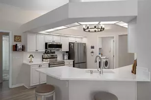 10139 Highcrest Ln, New Port Richey, FL 34654 - Photo 3