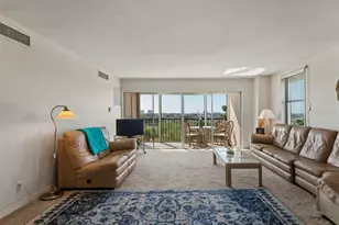 10355 Paradise Blvd, Treasure Island, FL 33706 - Photo 9