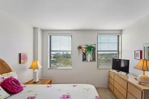 10355 Paradise Blvd, Treasure Island, FL 33706 - Photo 33