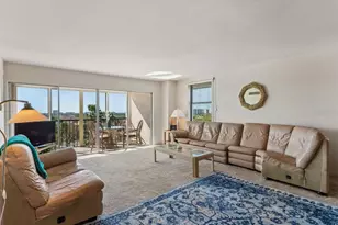 10355 Paradise Blvd, Treasure Island, FL 33706 - Photo 7