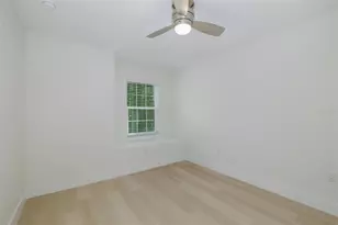 2851 Butterfly Landing Dr, Land O Lakes, FL 34638 - Photo 27