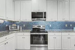 30959 Parrot Reef Ct, Wesley Chapel, FL 33545 - Photo 9