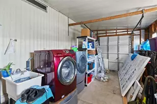 8427 Highpoint Blvd, Brooksville, FL 34613 - Photo 19