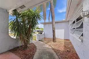 9720 Rainbow Ln, Port Richey, FL 34668 - Photo 3