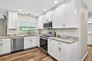 7 Eagle Ln, Palm Harbor, FL 34683 - Photo 15