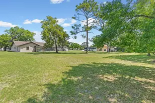 10700 Luscombe Ct, New Port Richey, FL 34654 - Photo 47