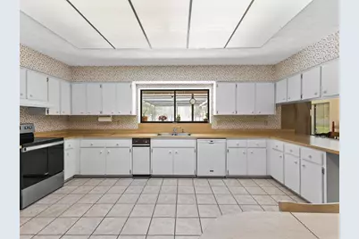 10700 Luscombe Court, New Port Richey, FL 34654 - Photo 5