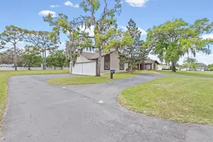 10700 Luscombe Ct, New Port Richey, FL 34654 - Photo 41