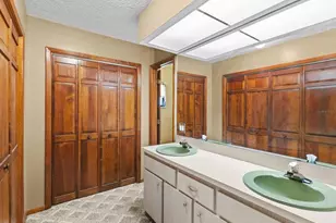 10700 Luscombe Ct, New Port Richey, FL 34654 - Photo 23