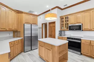 1050 Maravista Dr, Trinity, FL 34655 - Photo 9