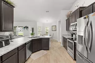 11042 Heth Ct, Weeki Wachee, FL 34613 - Photo 15