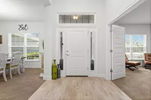 11042 Heth Ct, Weeki Wachee, FL 34613 - Photo 3