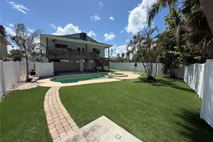 3500 Overlook Dr NE, Saint Petersburg, FL 33703 - Photo 5