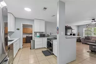 7705 Jackson Springs Rd, Tampa, FL 33615 - Photo 9