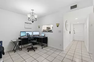 6340 Newtown Cir, Tampa, FL 33615 - Photo 9