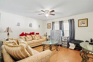 720 Valrico Hills Ln, Valrico, FL 33594 - Photo 5