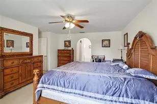 720 Valrico Hills Ln, Valrico, FL 33594 - Photo 13