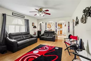 720 Valrico Hills Ln, Valrico, FL 33594 - Photo 3