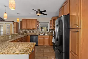 7367 Gates Cir, Spring Hill, FL 34606 - Photo 11