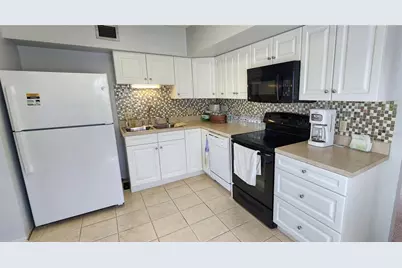 2402 Ecuadorian Way #22, Clearwater, FL 33763 - Photo 15