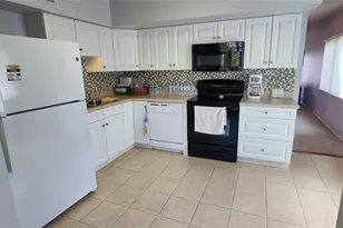 2402 Ecuadorian Way, Clearwater, FL 33763 - Photo 13