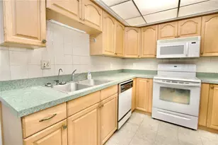 2101 Sunset Point Rd, Clearwater, FL 33765 - Photo 9