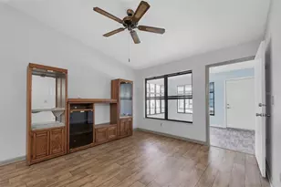 37730 Alissa Dr, Zephyrhills, FL 33542 - Photo 11