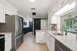 1010 Mainsail Way, Palm Harbor, FL 34685 - Photo 5