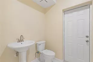 743 Bayshore Dr, Tarpon Springs, FL 34689 - Photo 15