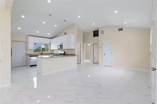 743 Bayshore Dr, Tarpon Springs, FL 34689 - Photo 5