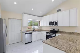 743 Bayshore Dr, Tarpon Springs, FL 34689 - Photo 7