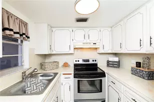 4609 Marine Pkwy, New Port Richey, FL 34652 - Photo 9