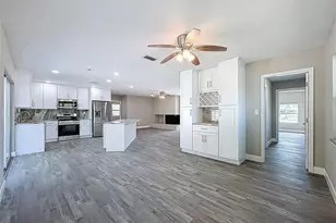 4221 Shore Acres Blvd NE, Saint Petersburg, FL 33703 - Photo 17