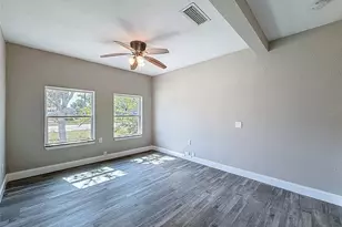 4221 Shore Acres Blvd NE, Saint Petersburg, FL 33703 - Photo 21