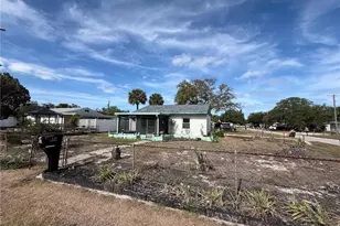 4102 74th St N, Saint Petersburg, FL 33709 - Photo 1