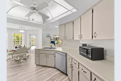 8052 Spring Hill Drive, Spring Hill, FL 34606 - Photo 17