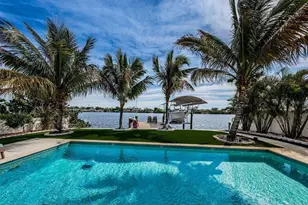 658 Bayshore Dr, Tarpon Springs, FL 34689 - Photo 7