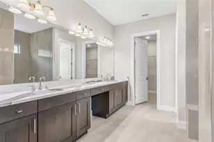 18225 Cresswind Ter, Lakewood Ranch, FL 34211 - Photo 19