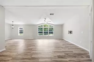 8606 Boyt Rd, Zephyrhills, FL 33540 - Photo 9