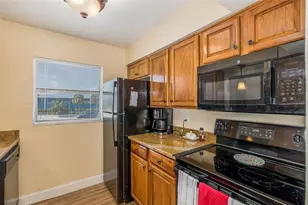 9001 Tudor Dr, Tampa, FL 33615 - Photo 7