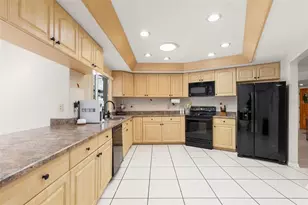 8976 Lake Dr, New Port Richey, FL 34654 - Photo 15