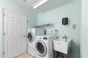 8976 Lake Dr, New Port Richey, FL 34654 - Photo 25