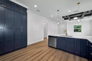 158 E Spruce St, Tarpon Springs, FL 34689 - Photo 27