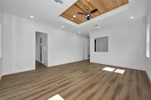 158 E Spruce St, Tarpon Springs, FL 34689 - Photo 19