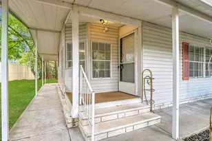 38906 Alston Ave, Zephyrhills, FL 33542 - Photo 5